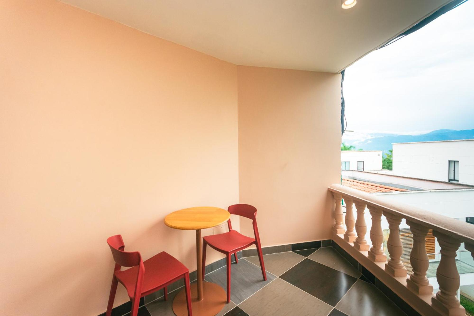Del Tropico Hotel Sopetran Bilik gambar